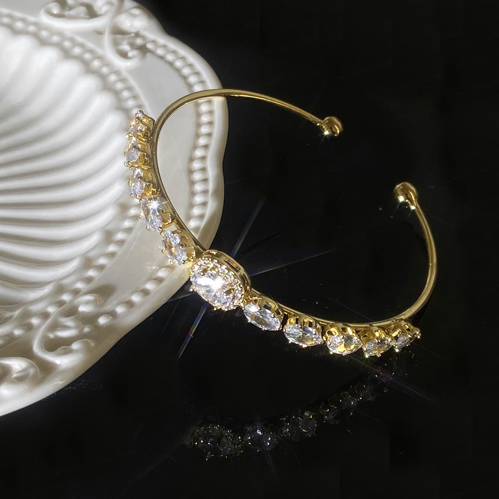 きらめくトパーズブレスレット