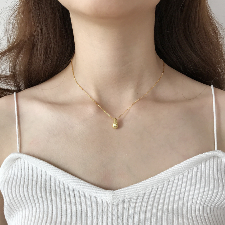 雫 デリケートクローバーネックレス