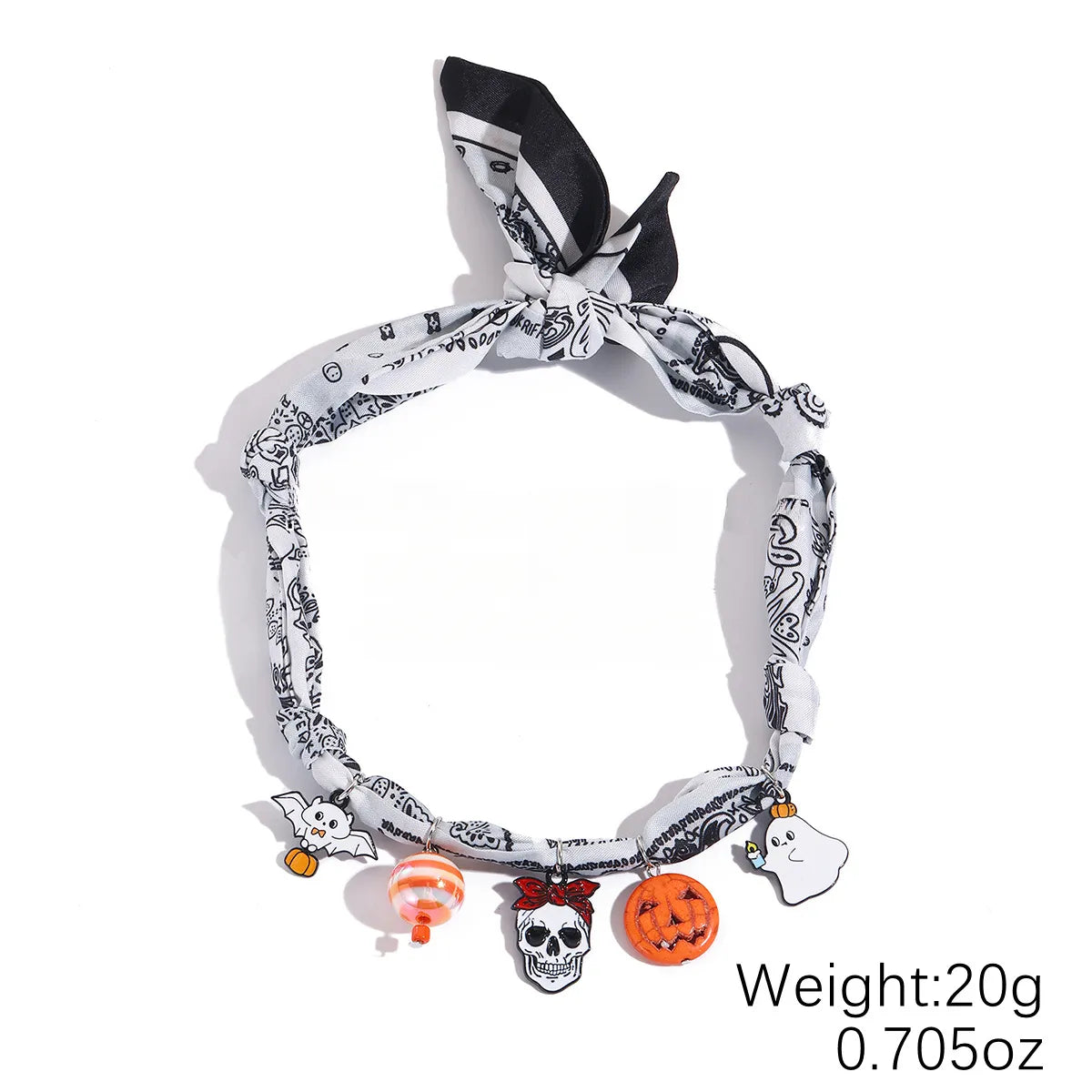 ハロウィンの小さなネックレス