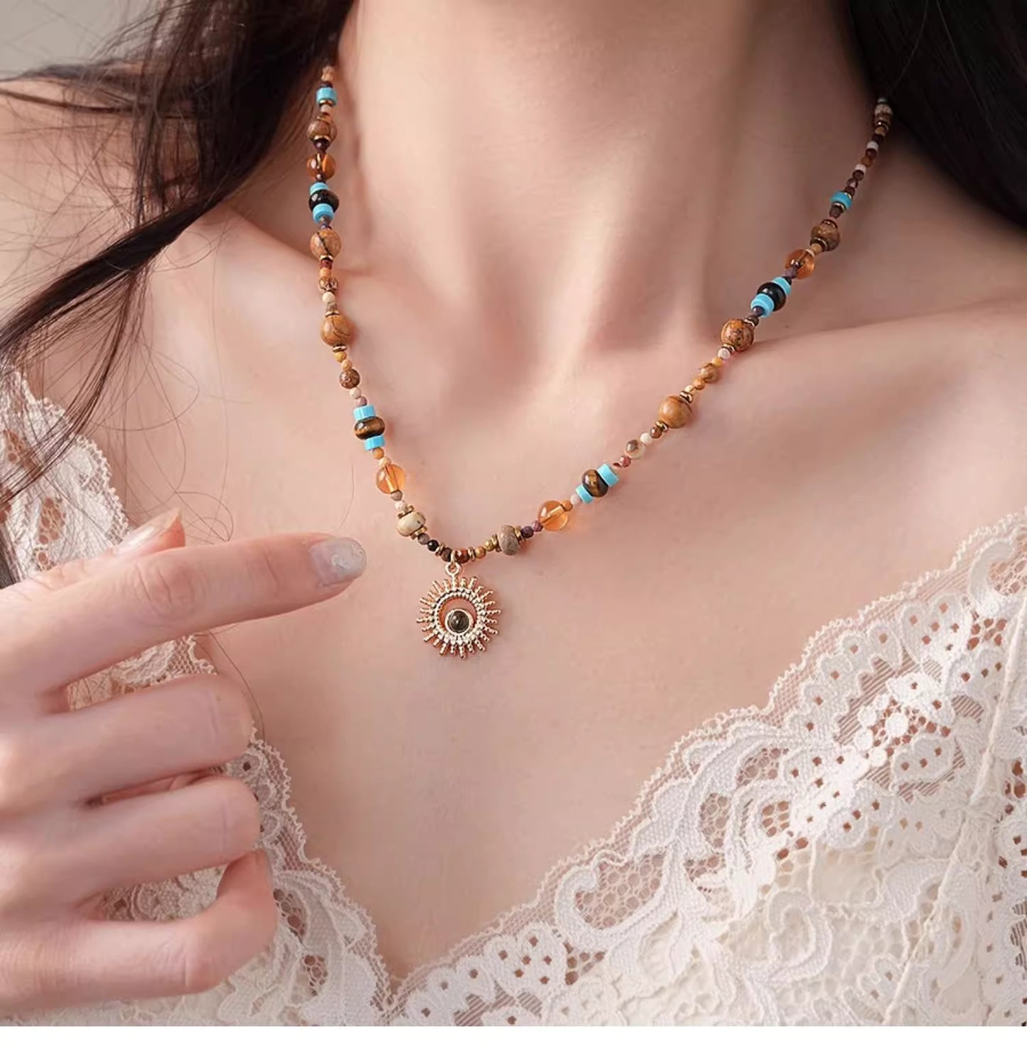 日天然石のネックレス