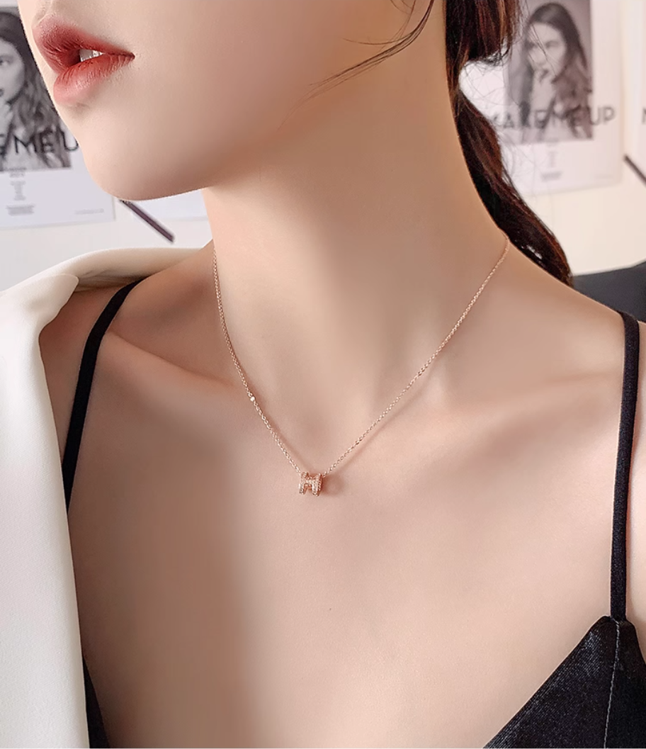 トレンド H ミニモードネックレス